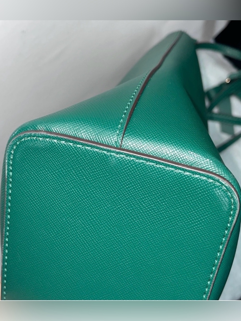Kate Spade Brynn Emerald Green Saffiano Leather Tote Bow Charm Shoulder Bag EUC - Picture 6 of 11